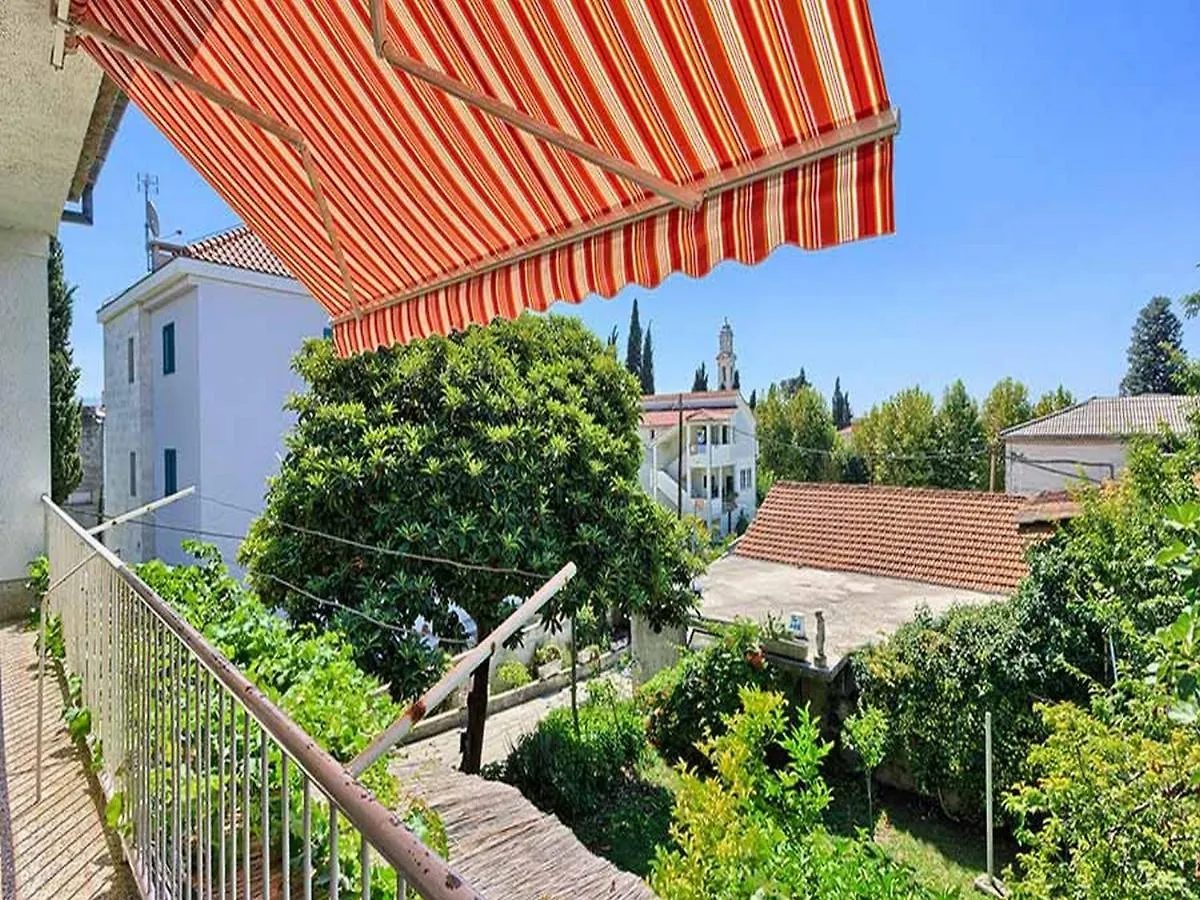 Apartment Lucija Kastela